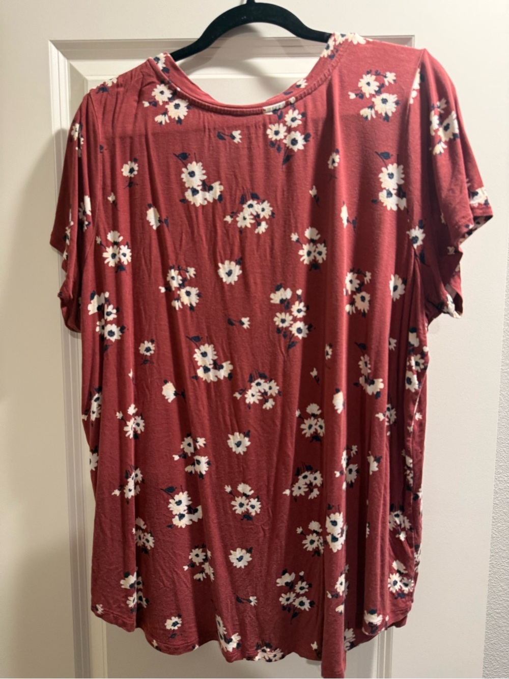 Market & Spruce Rust Floral Pocket Short Sleeve Tee - Picture 2 of 2